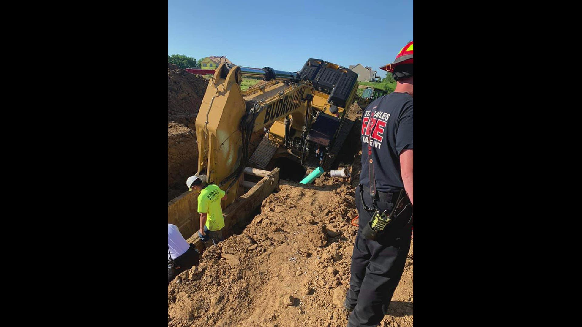 St. Charles: Fire crews rescue construction worker from trench | ksdk.com