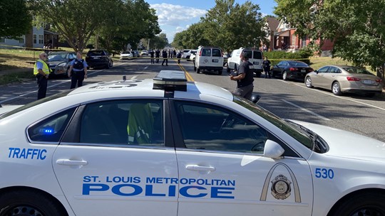 Man found fatally shot inside a car in St. Louis | ksdk.com