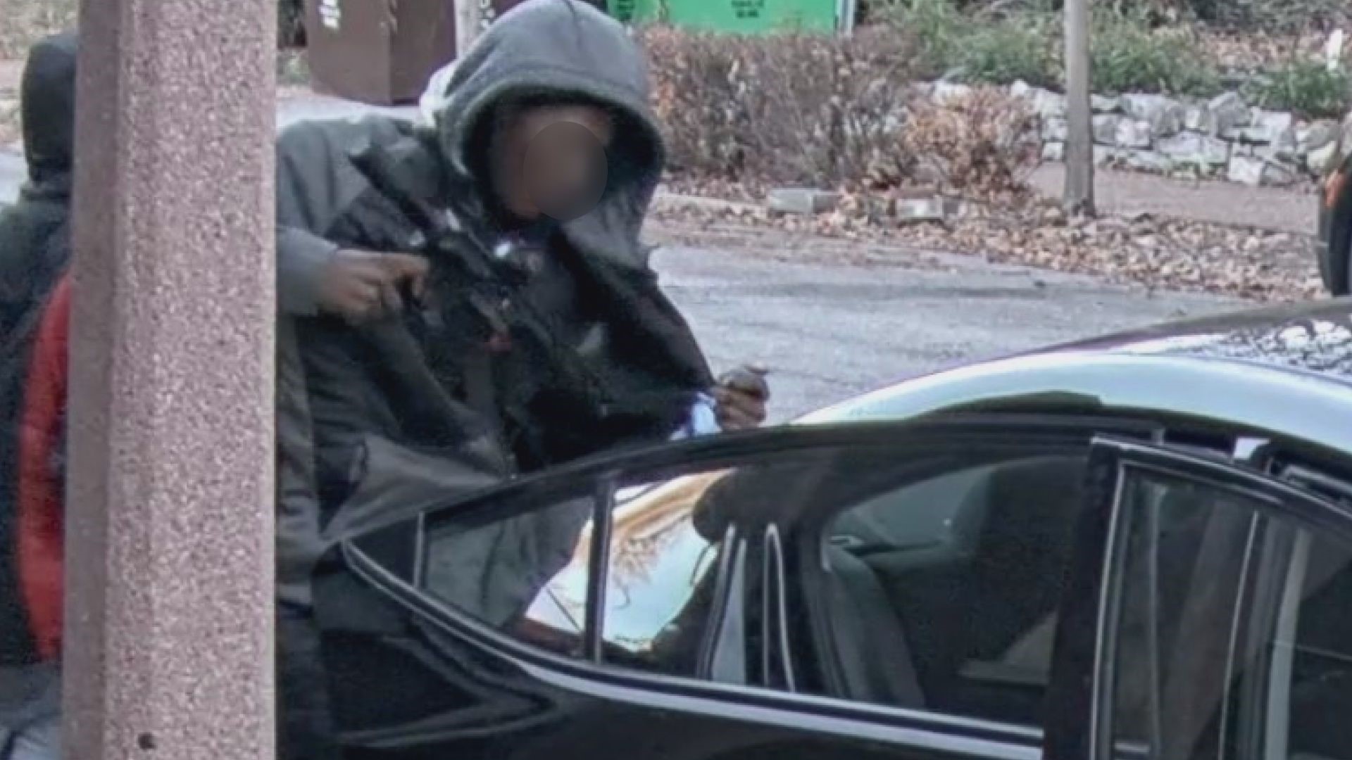 Central West End cameras capture group in suspected stolen cars | ksdk.com
