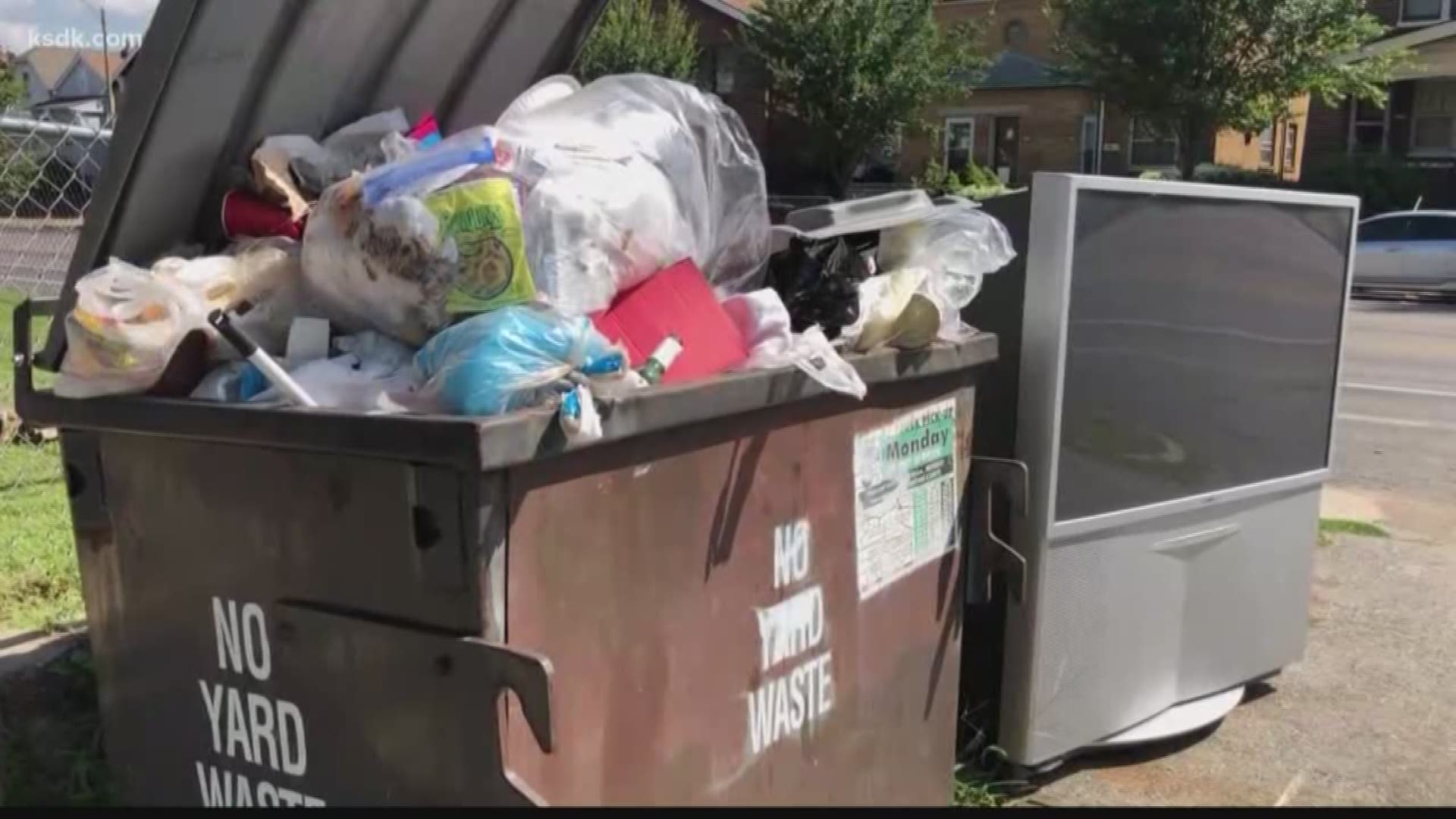 More trash trouble: STL's new trash trucks still aren't here | ksdk.com