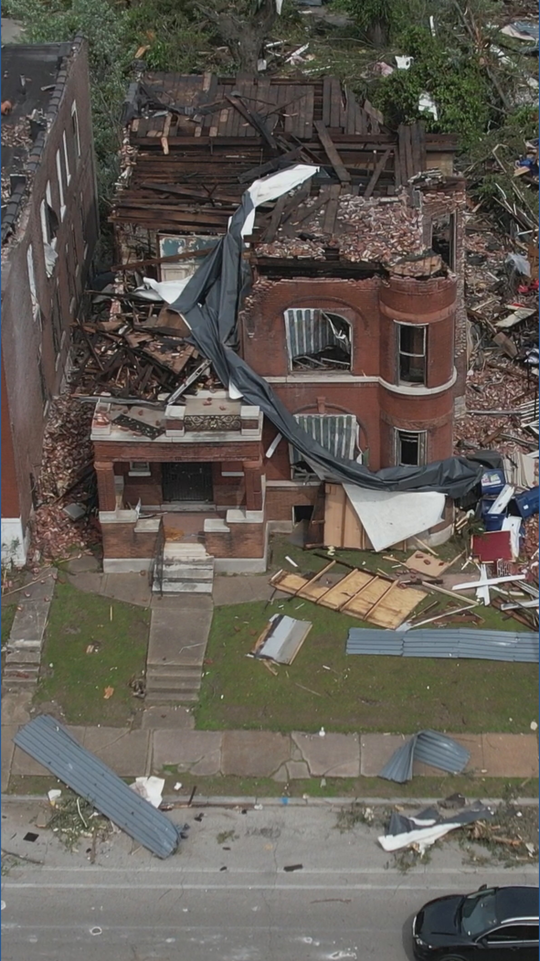 Raw video: Drone captures St. Louis homes ravaged by EF3 tornado | ksdk.com