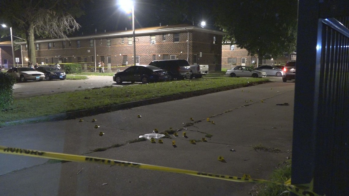 East St. Louis triple shooting leaves 1 dead Sunday night | ksdk.com