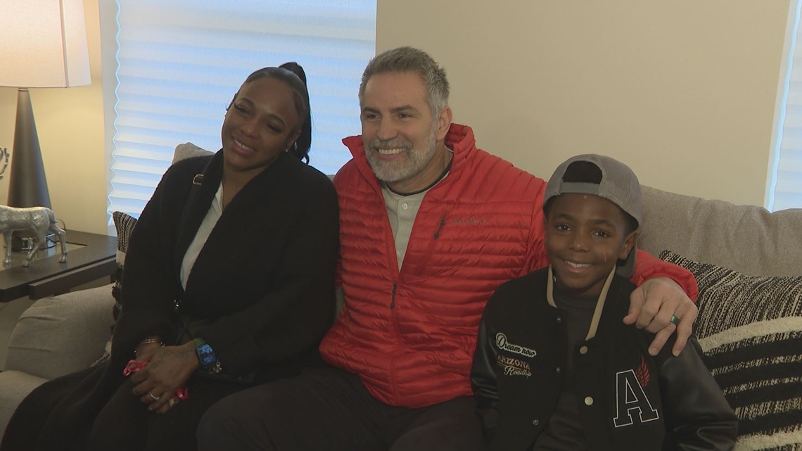 Super Bowl champ teams up with charities to help new homebuyer - Vimarsana News
