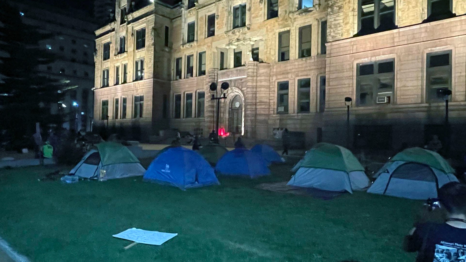 St. Louis officials clear encampment outside City Hall