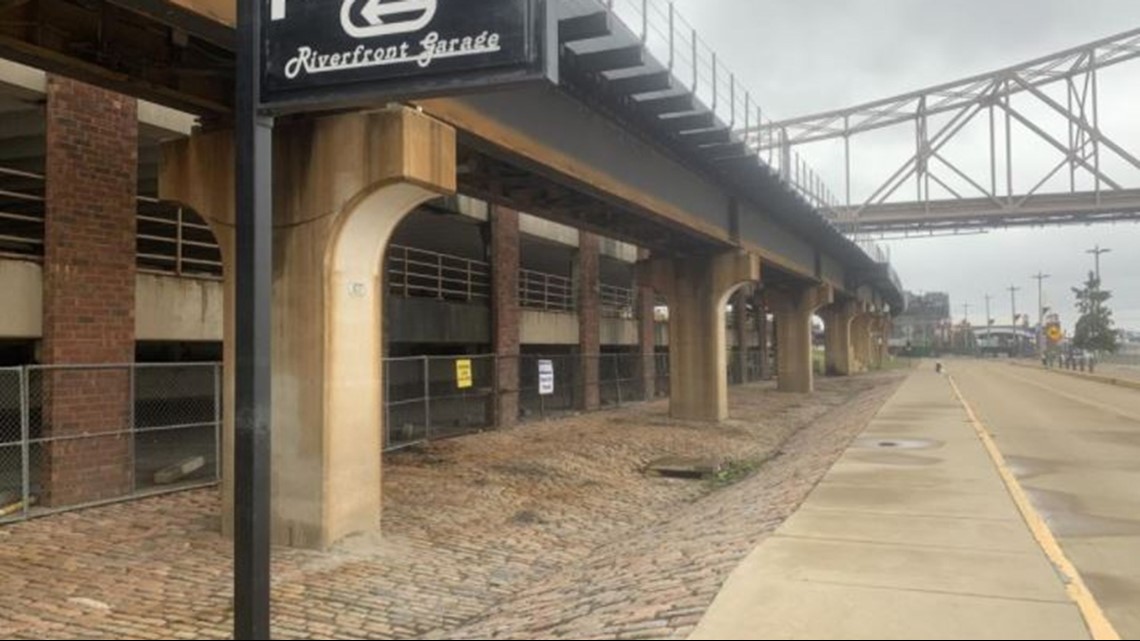 Laclede's Landing garage demolished for park | ksdk.com