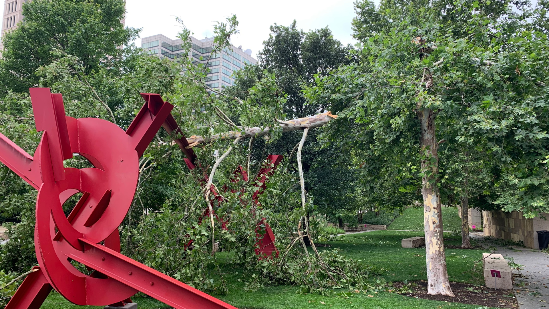 Thousands without power after strong storms | ksdk.com