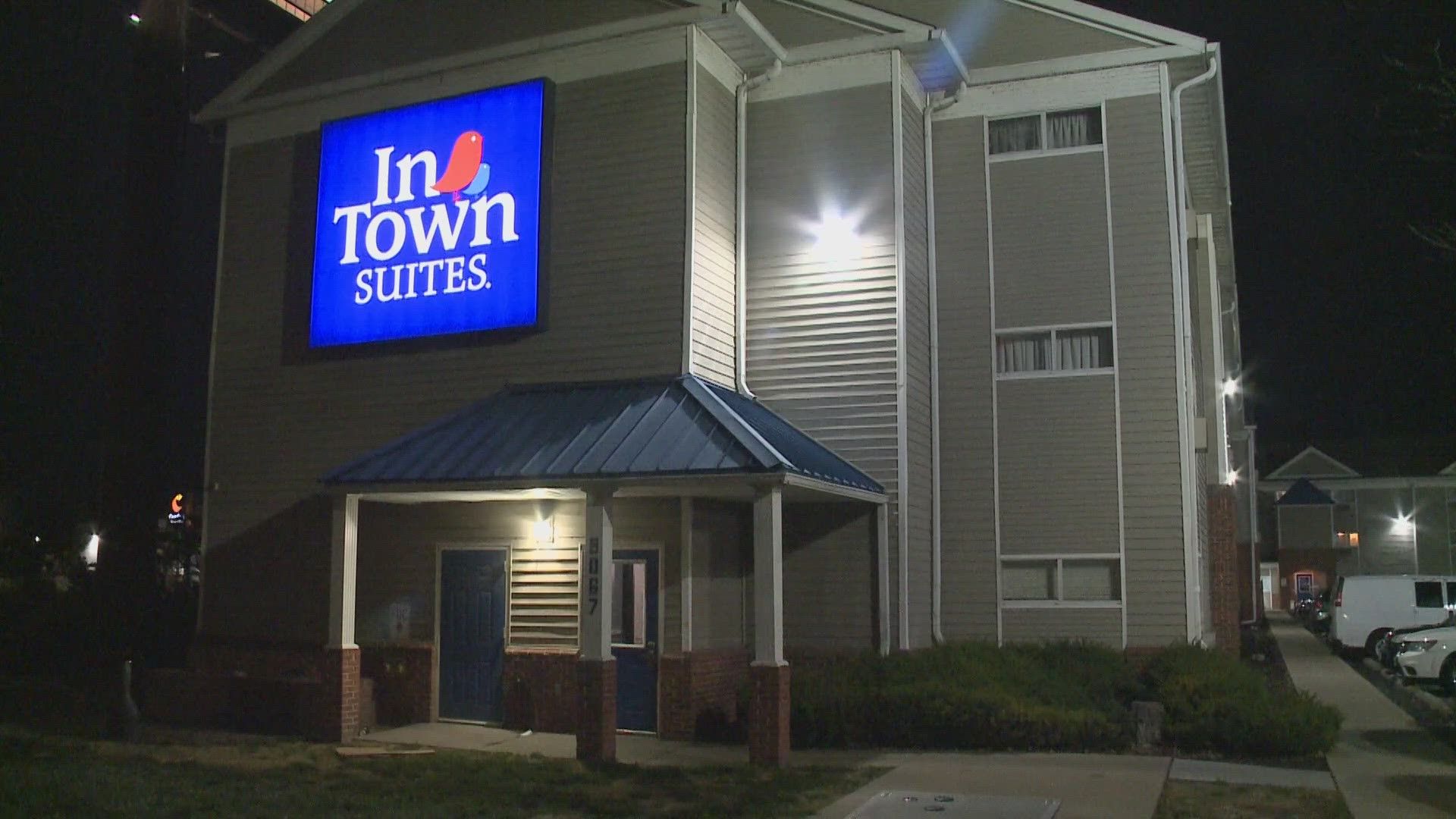 One man was injured and another was killed at a north St. Louis County hotel. Twenty-year-old Jaylin McElroy and 18-year-old Marshaun Brinkley were charged.