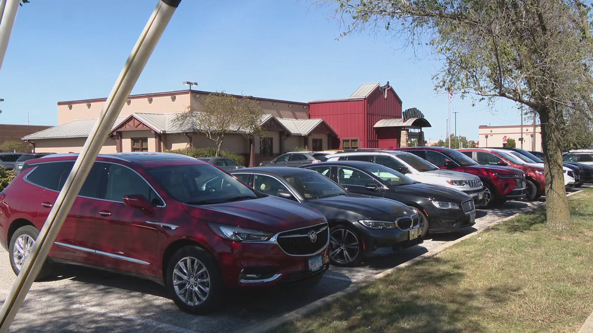 A LongHorn Steakhouse in Fairview Heights was closed after health officials announced they were investigating Shigella infections linked to the restaurant.