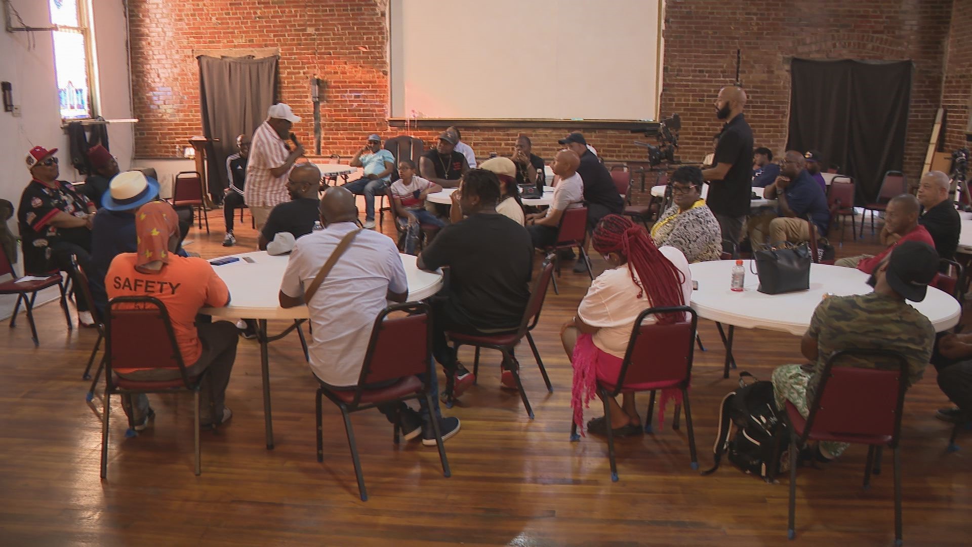 A group of former criminals is trying to turn things around in St. Louis. They're trying to mentor youths so they don't make the same mistakes.