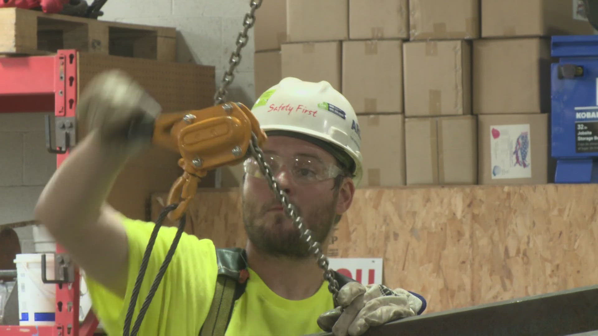 Free ironworker training offers alternative to 4-year degree | ksdk.com