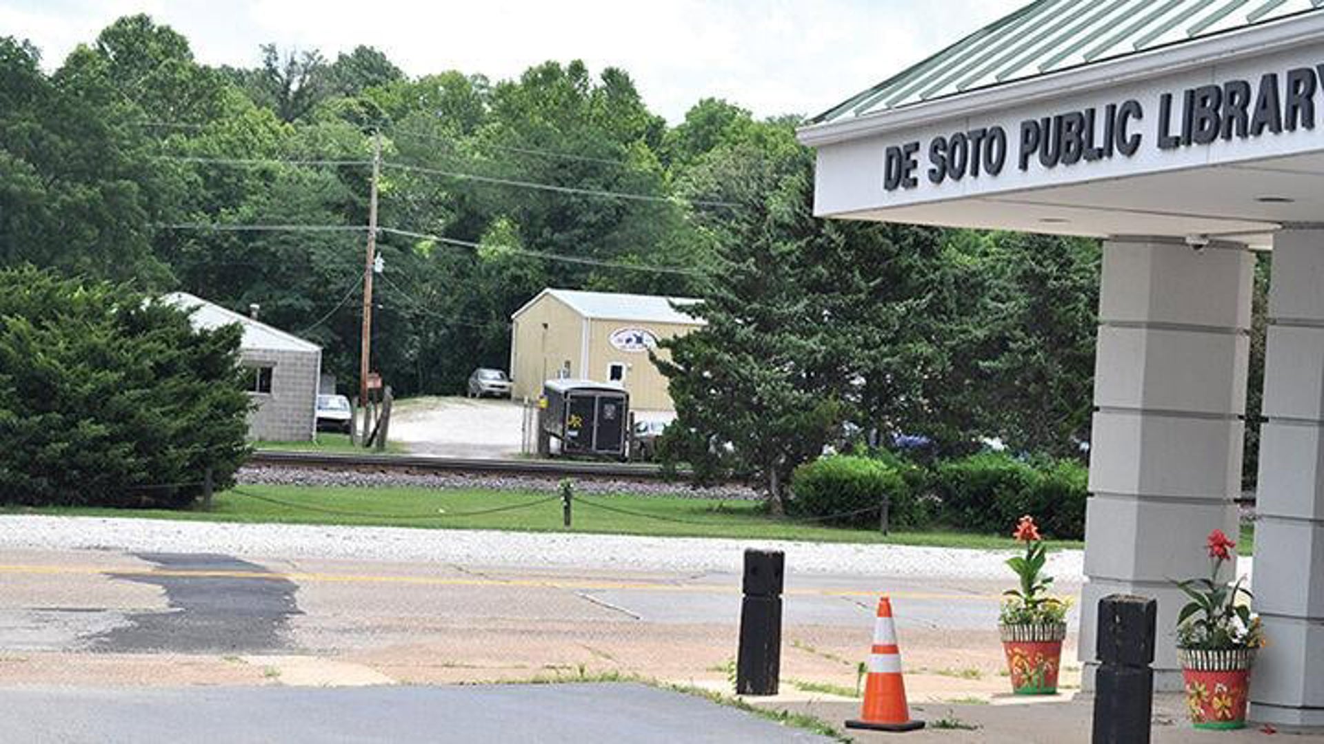 De Soto will receive $500,000 from the county to build a rail passenger platform. The funds will be used to design and construct an Amtrak station near the library.