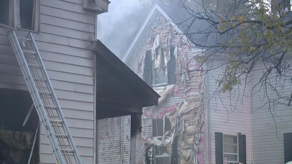 Stunning Huge Fire Breaks Out In Belleville Wallpaper in 4K Stunning Huge Fire Breaks Out In Belleville Wallpaper in 4K