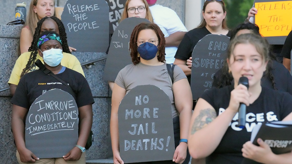 Advocates say 6 have died at downtown St. Louis jail since April - Vimarsana News