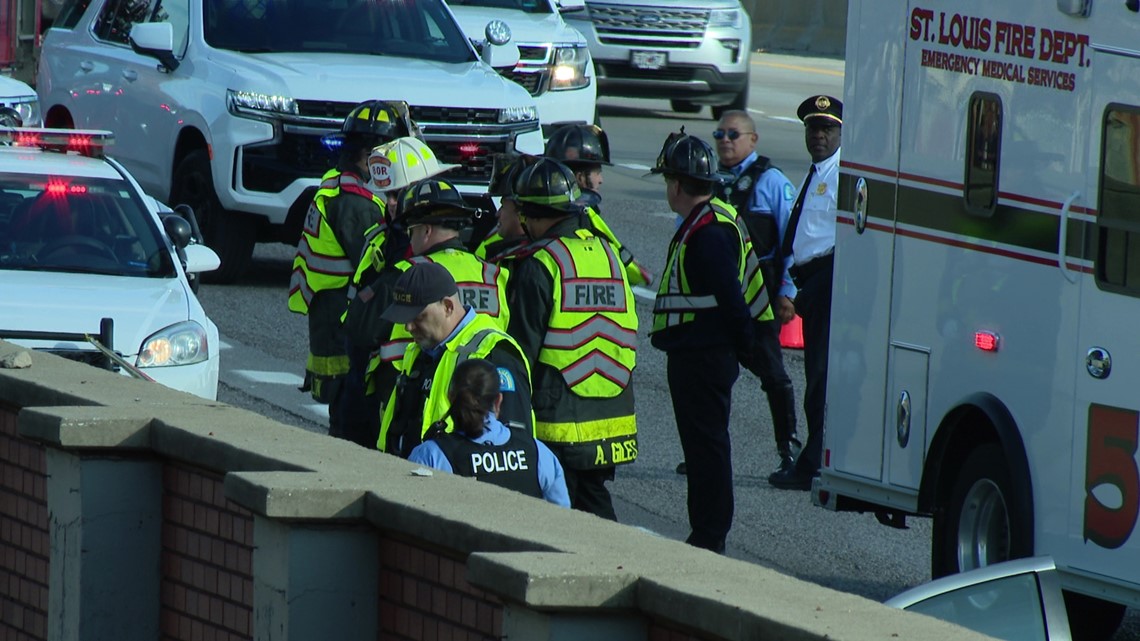 Detectives investigate fatal shooting on I-55 in St. Louis Sunday ...