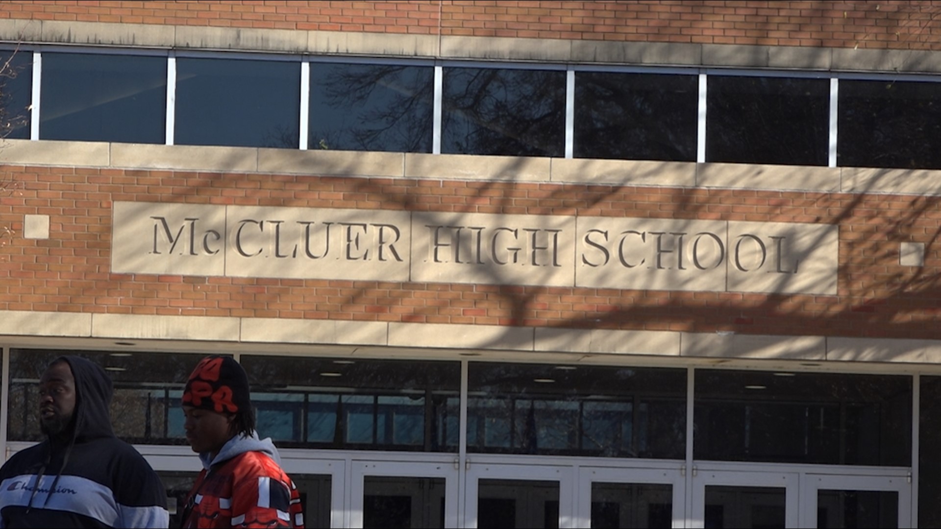 Workers resume restoration work at fireravaged Notre Dame