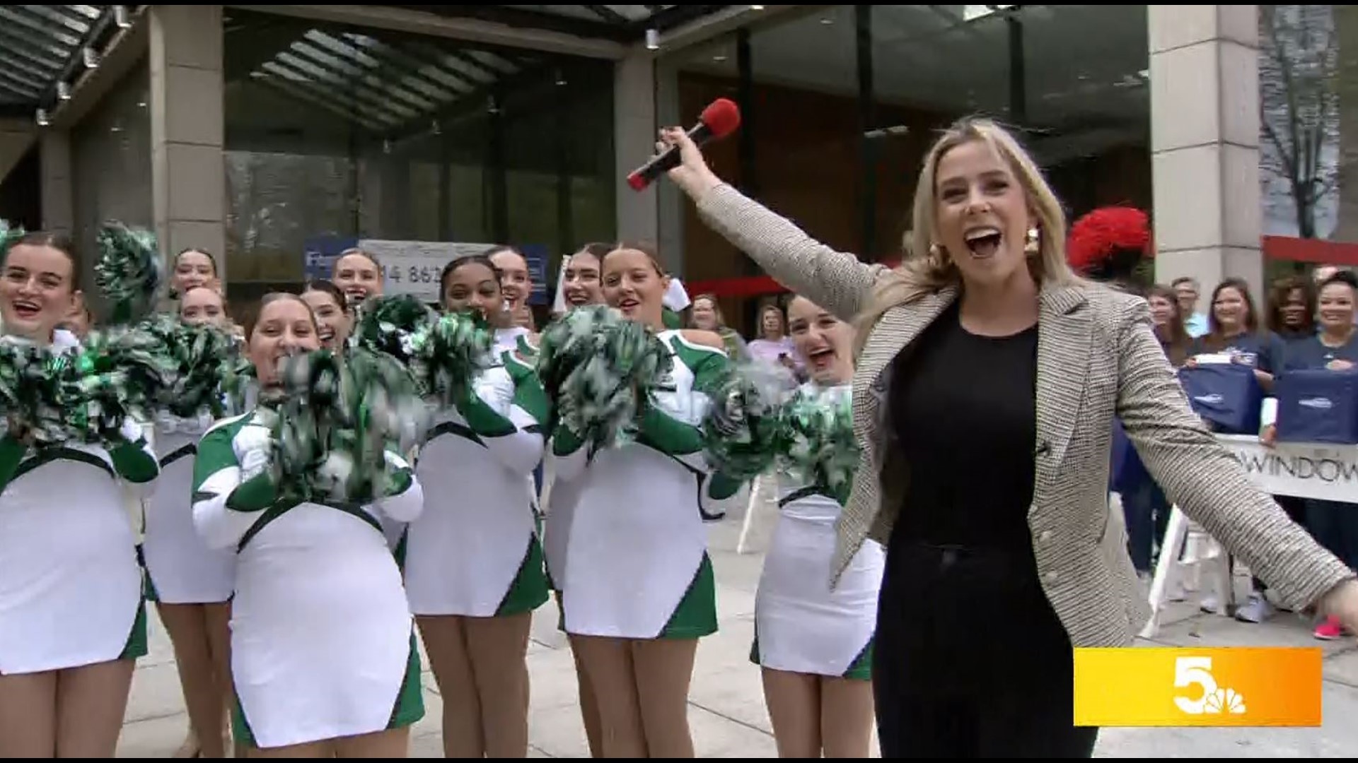 The ladies take on the plaza for our last tailgate of the season!