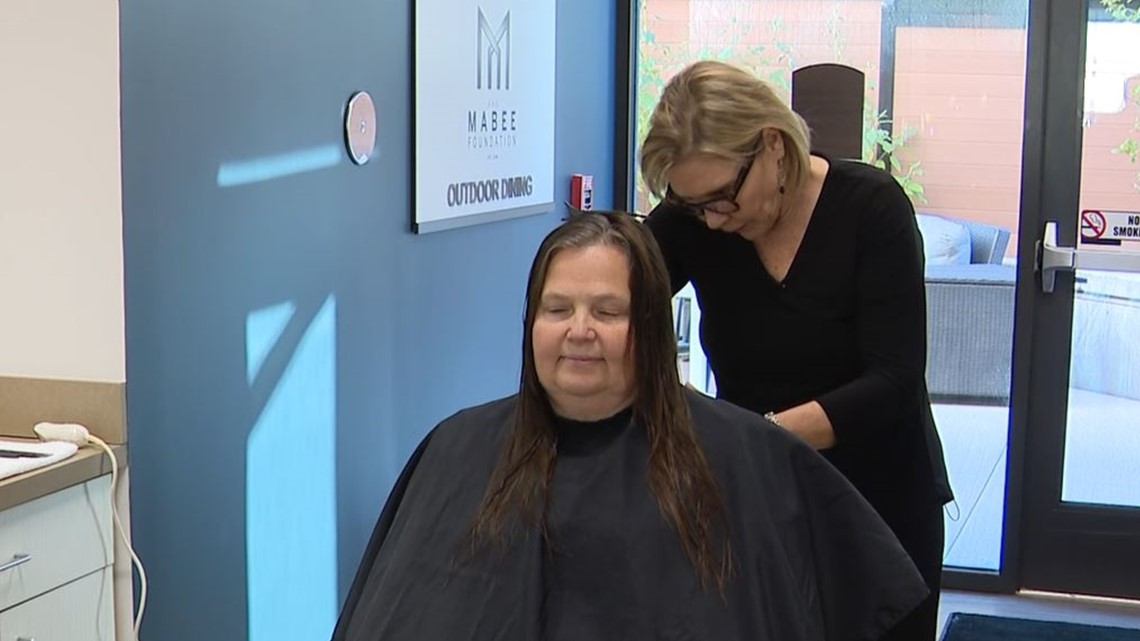 Cancer patients receive the gift of joy from Clayton stylist - Vimarsana News