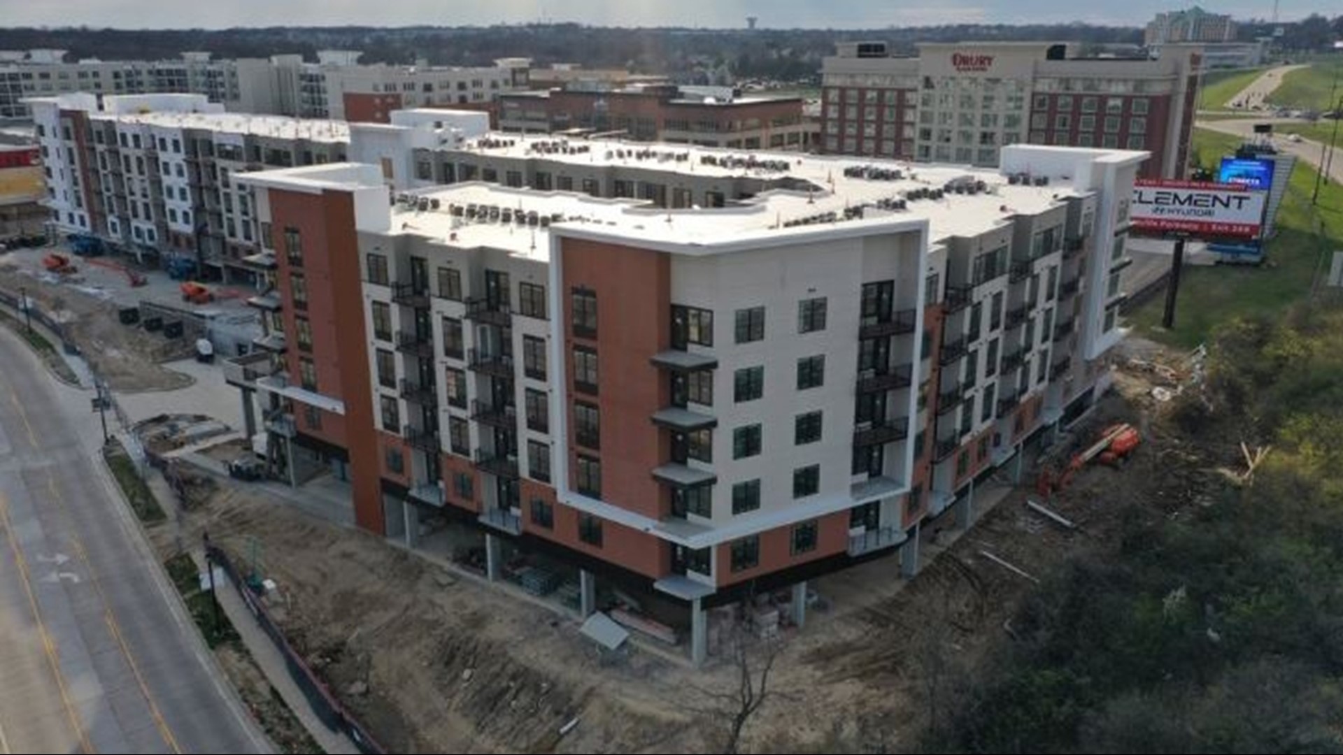 New St. Charles apartments start leasing
