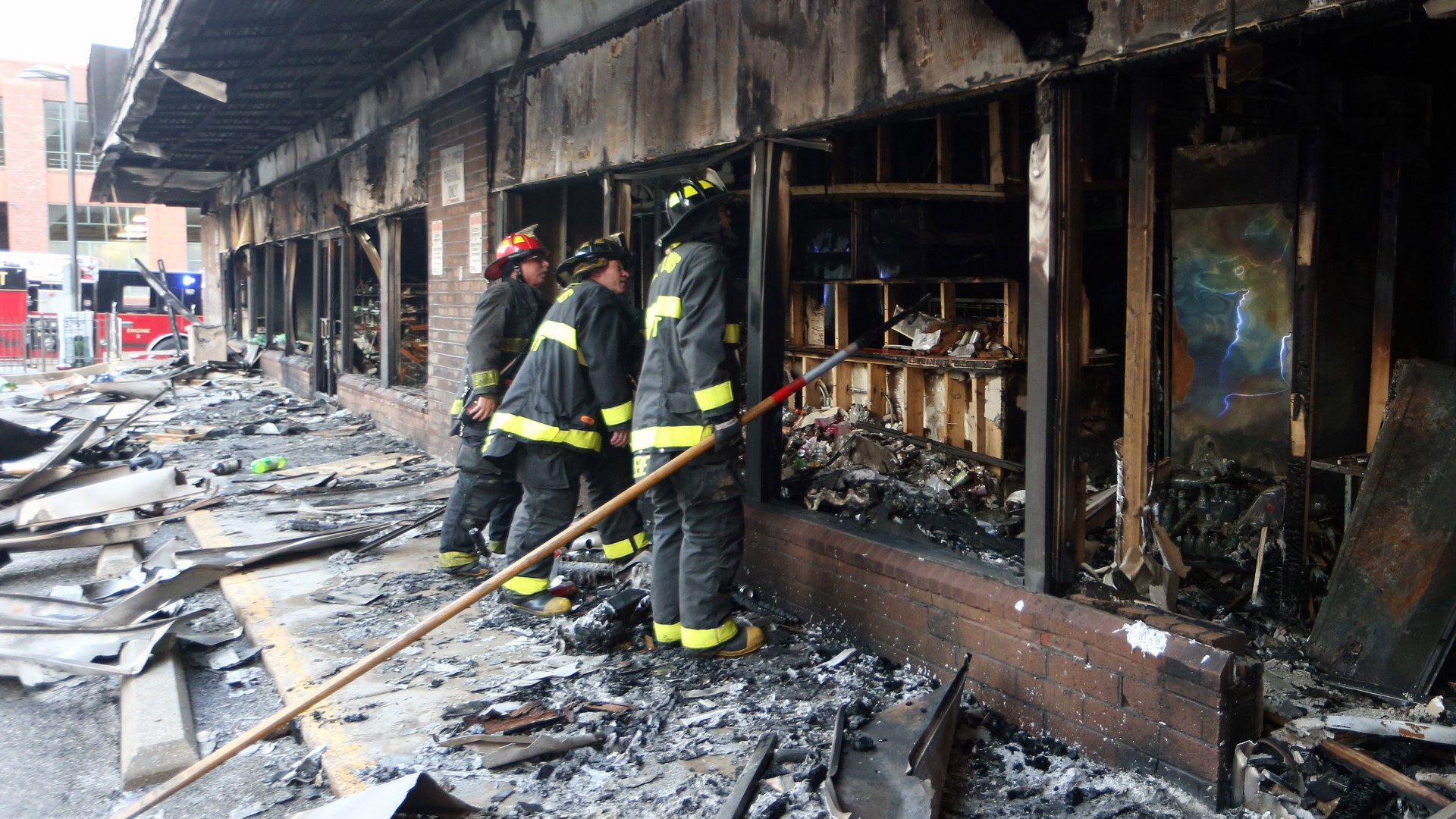 St. Louis riots: 7-Eleven burned down | ksdk.com