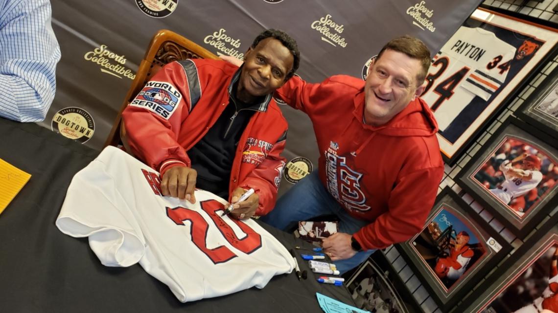 Video: Loved ones sing 'Happy Birthday' to Cards legend Lou Brock