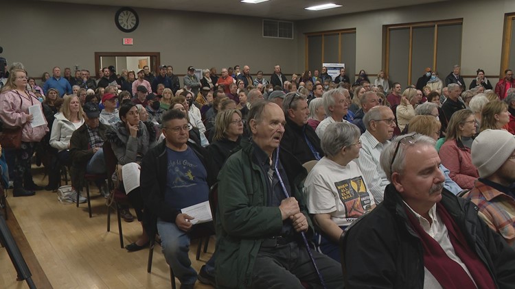 Hundreds show up for EPA meeting in St. Charles to question wellfield contamination