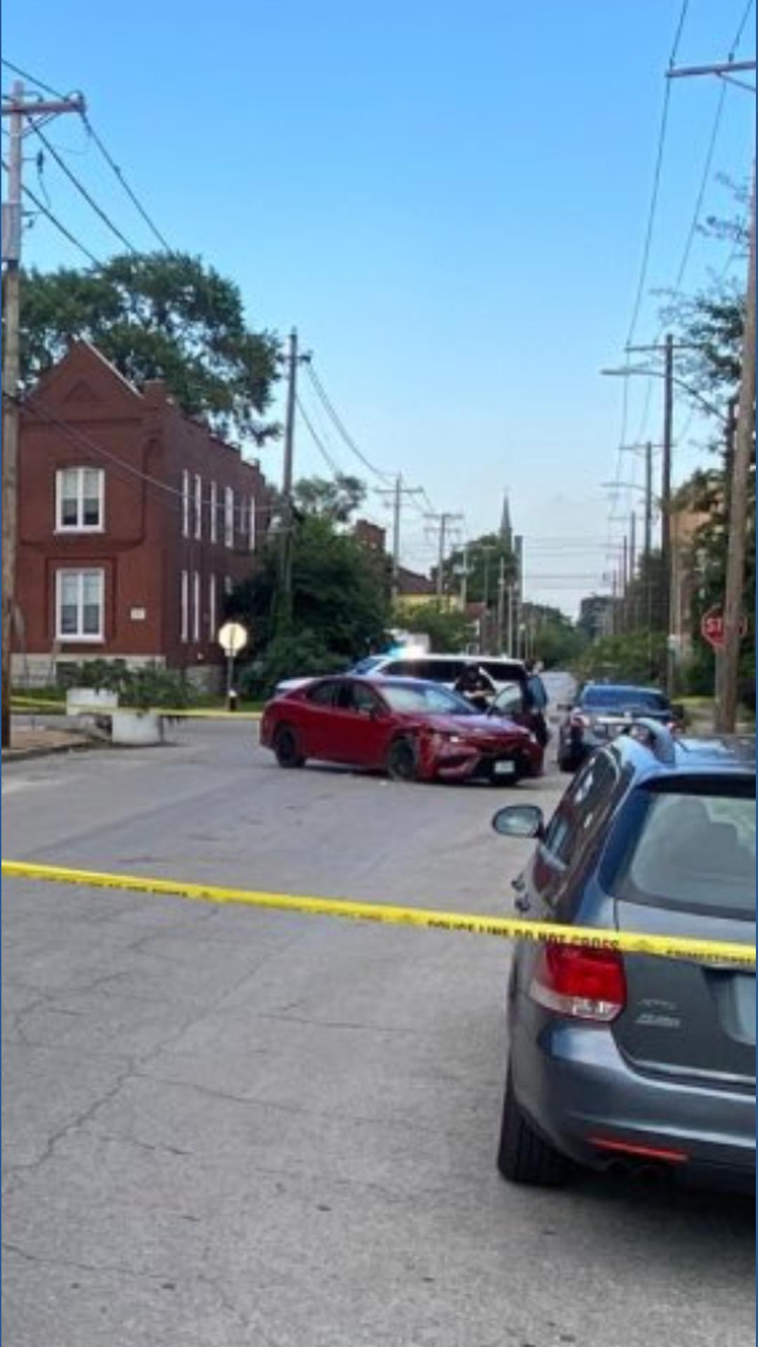 Teen fleeing St. Louis officers struck by police SUV | ksdk.com