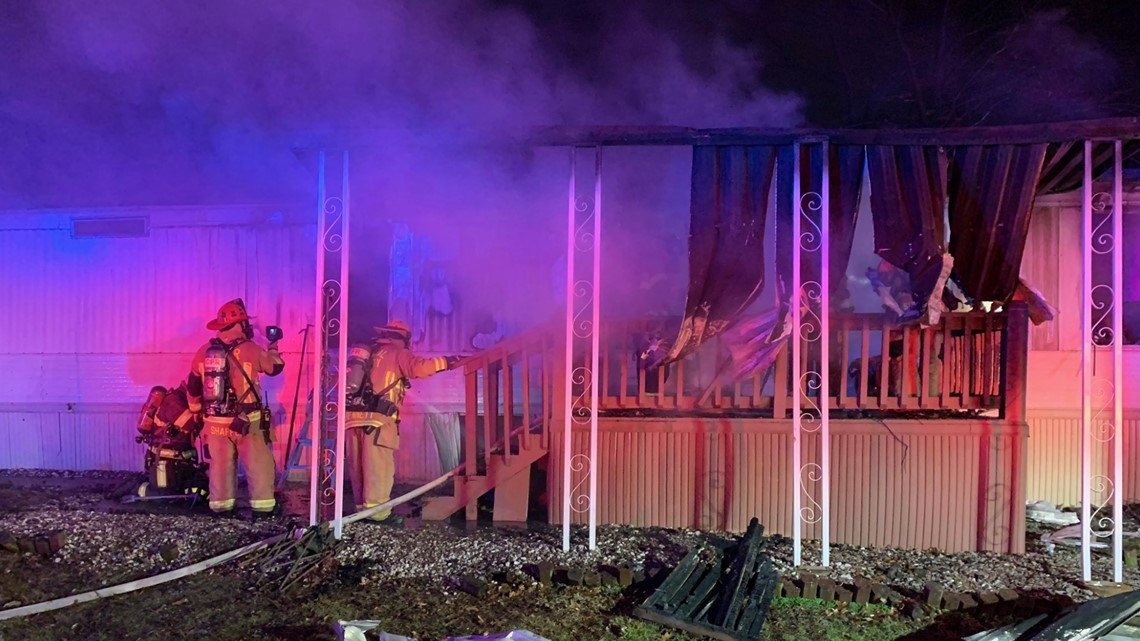 St. Charles | 2 injured in fire at Sunnydale Mobile Home Park | ksdk.com