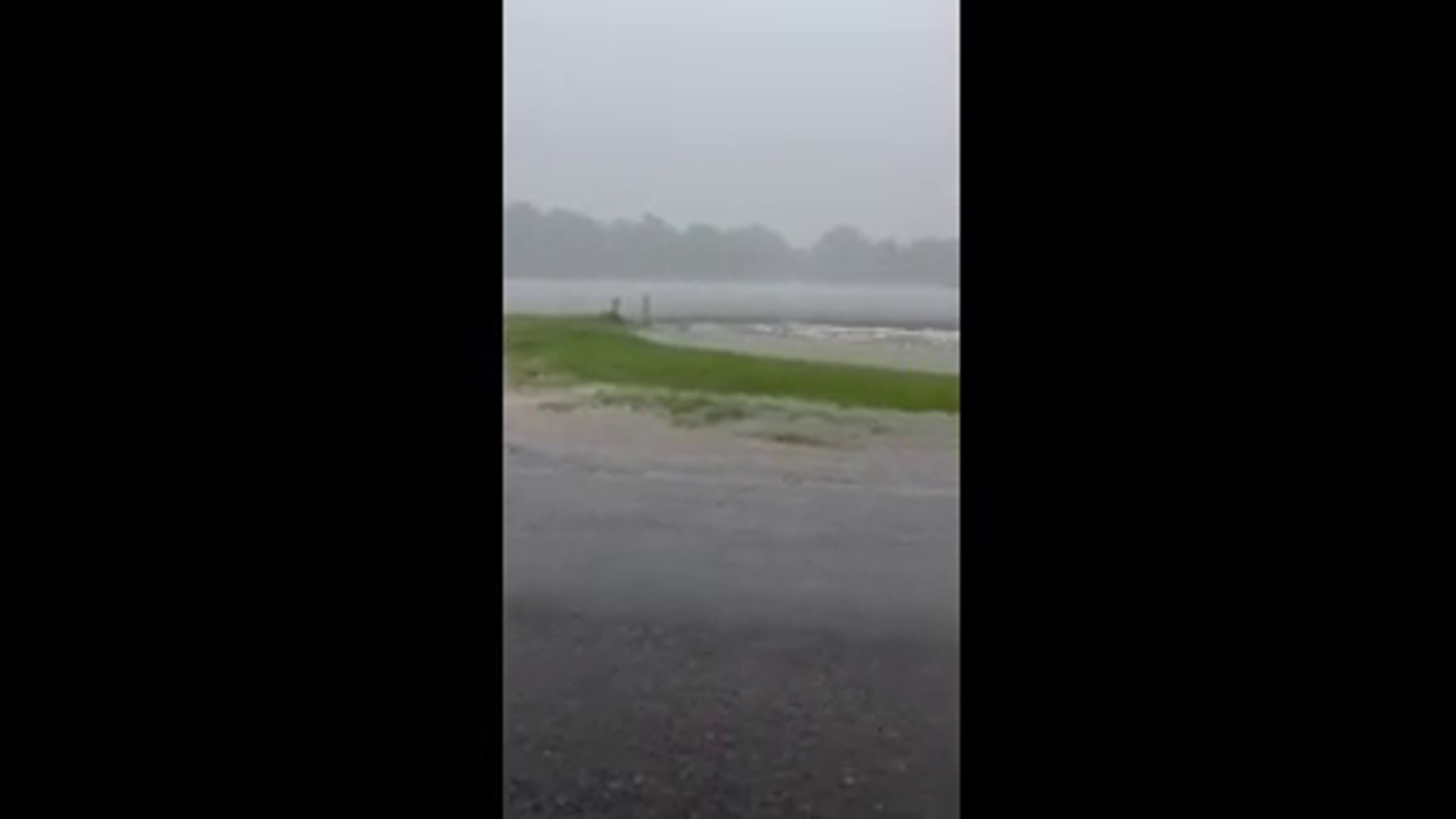 Video shows the flooding in Nashville, Illinois. Heavy rain continues to fall.