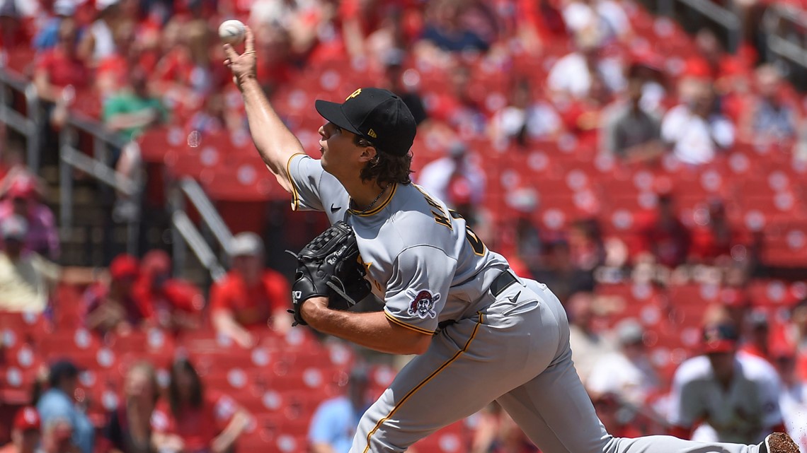 Pirates' offensive woes continue against Adam Wainwright