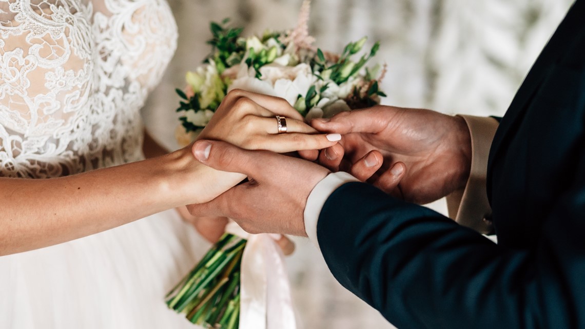 38 couples married by St. Louis County Circuit Court judges - Vimarsana News