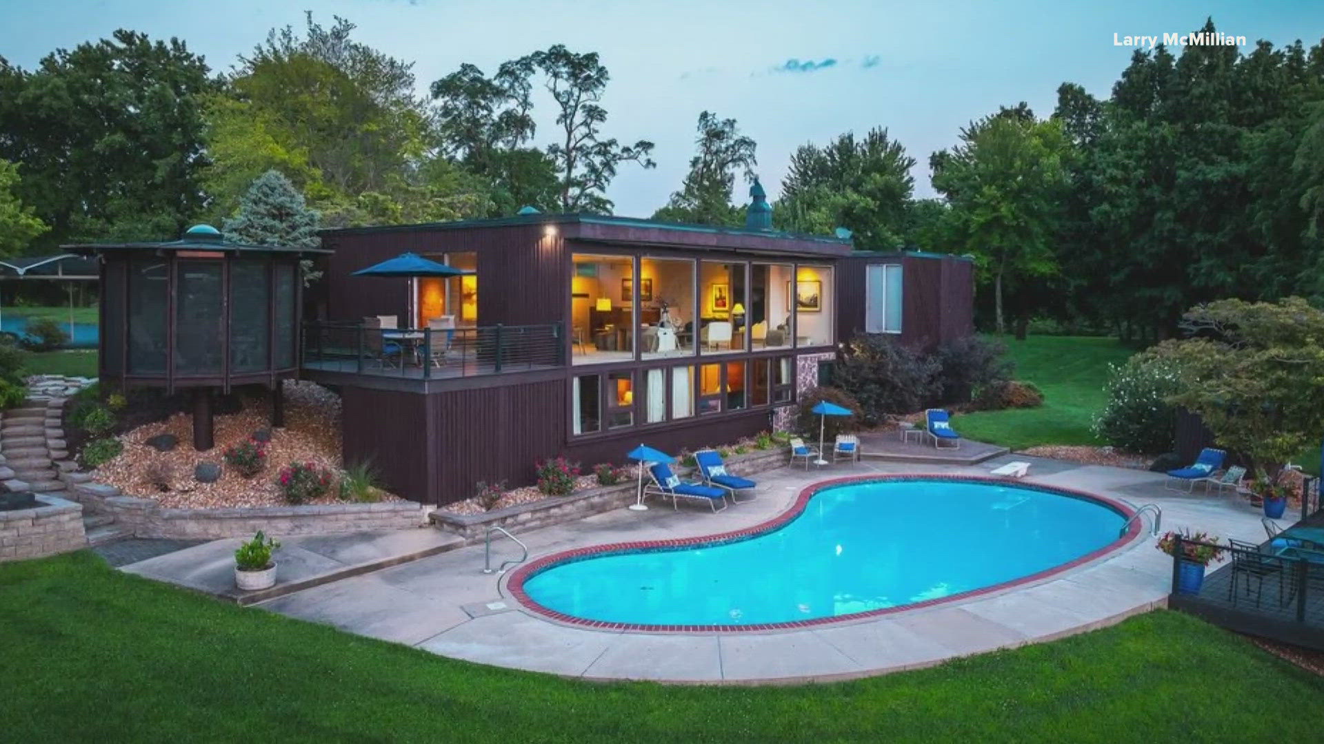 A Metro East house with St. Louis Arch views and connections to Frank Lloyd Wright is on the market for $2.5 million.