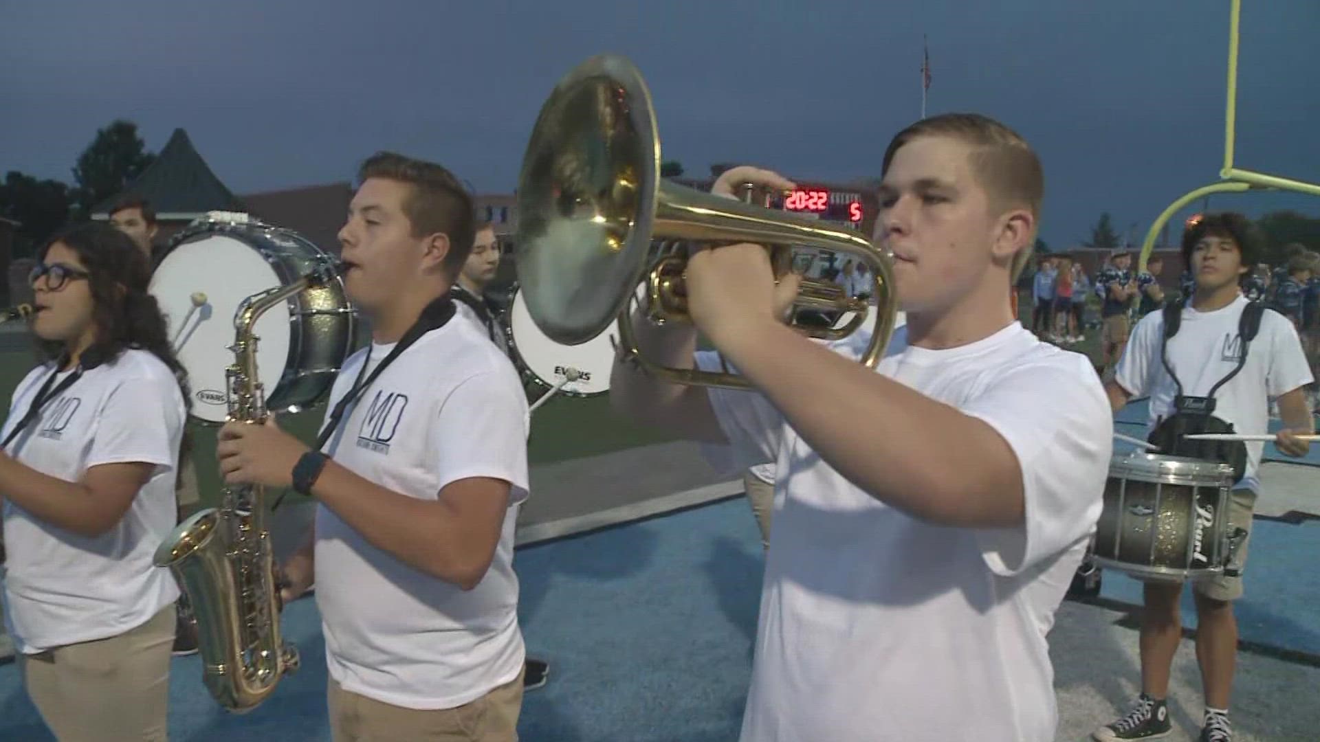 The "Battle of the Breese" takes place Friday, with Mater Dei's football team facing off against Breese Central. The school joined 5 On Your Side for a pep rally.