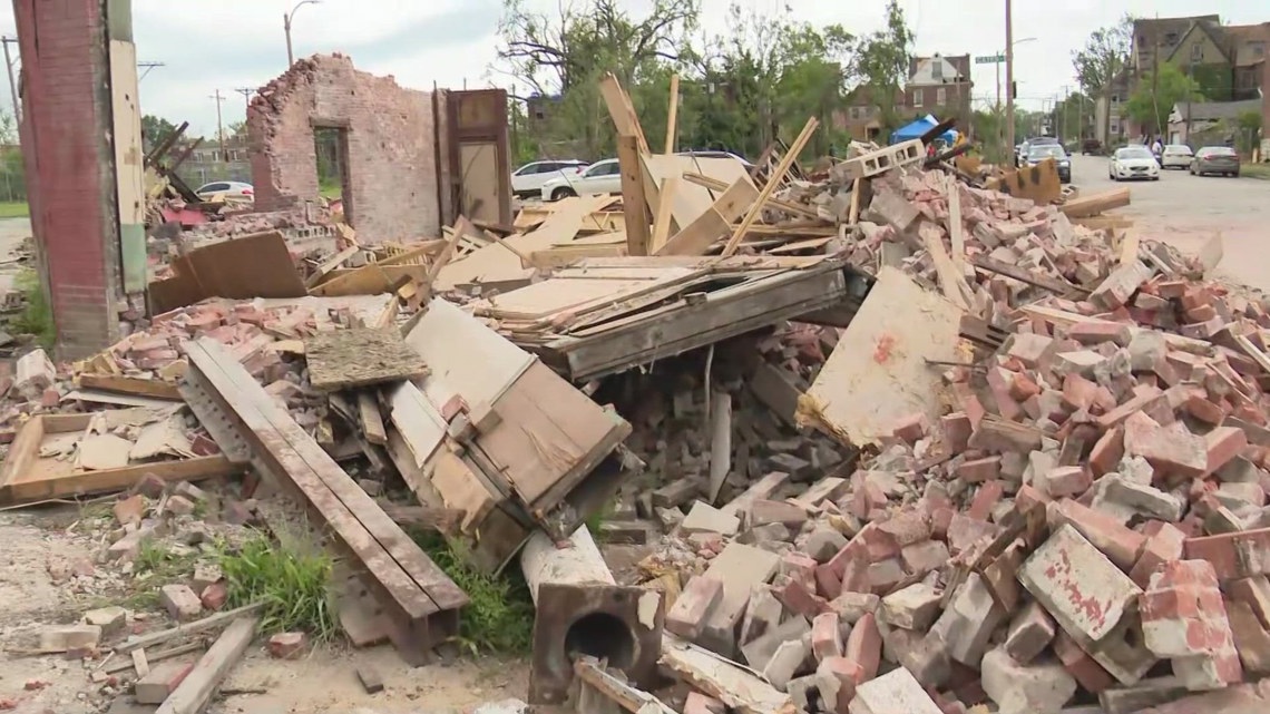 St. Louis tornado victim resource guide: Get financial aid, legal ...
