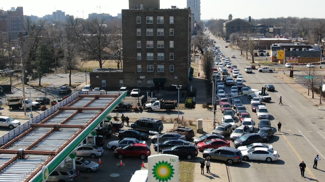 Free gas giveaway in St. Louis prompted long lines