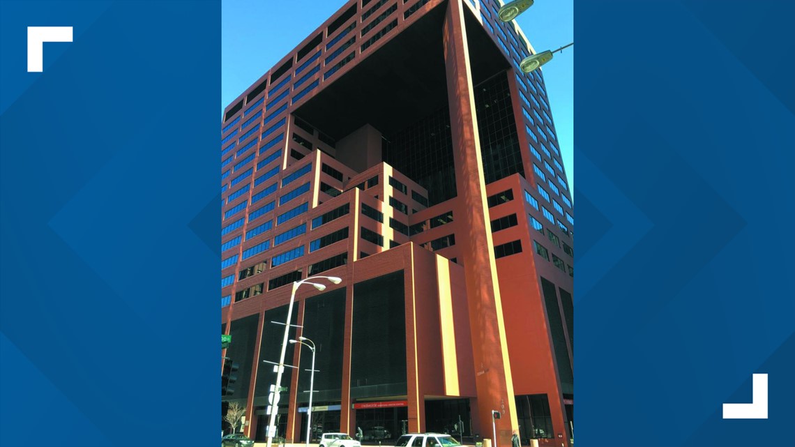 St. Louis building sells for $7M less than in it did 2018 - Vimarsana News