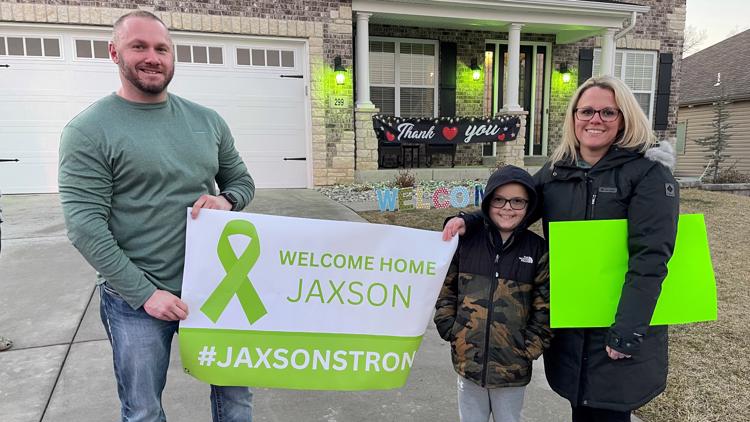 Wentzville neighborhood holds green parade for 10-year-old boy, his family after kidney transplant