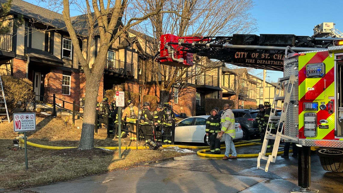 2 dead in fire at St. Charles apartments | ksdk.com