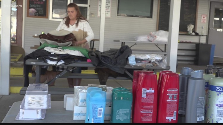 Defiance, Missouri community steps up to help families affected by tornado