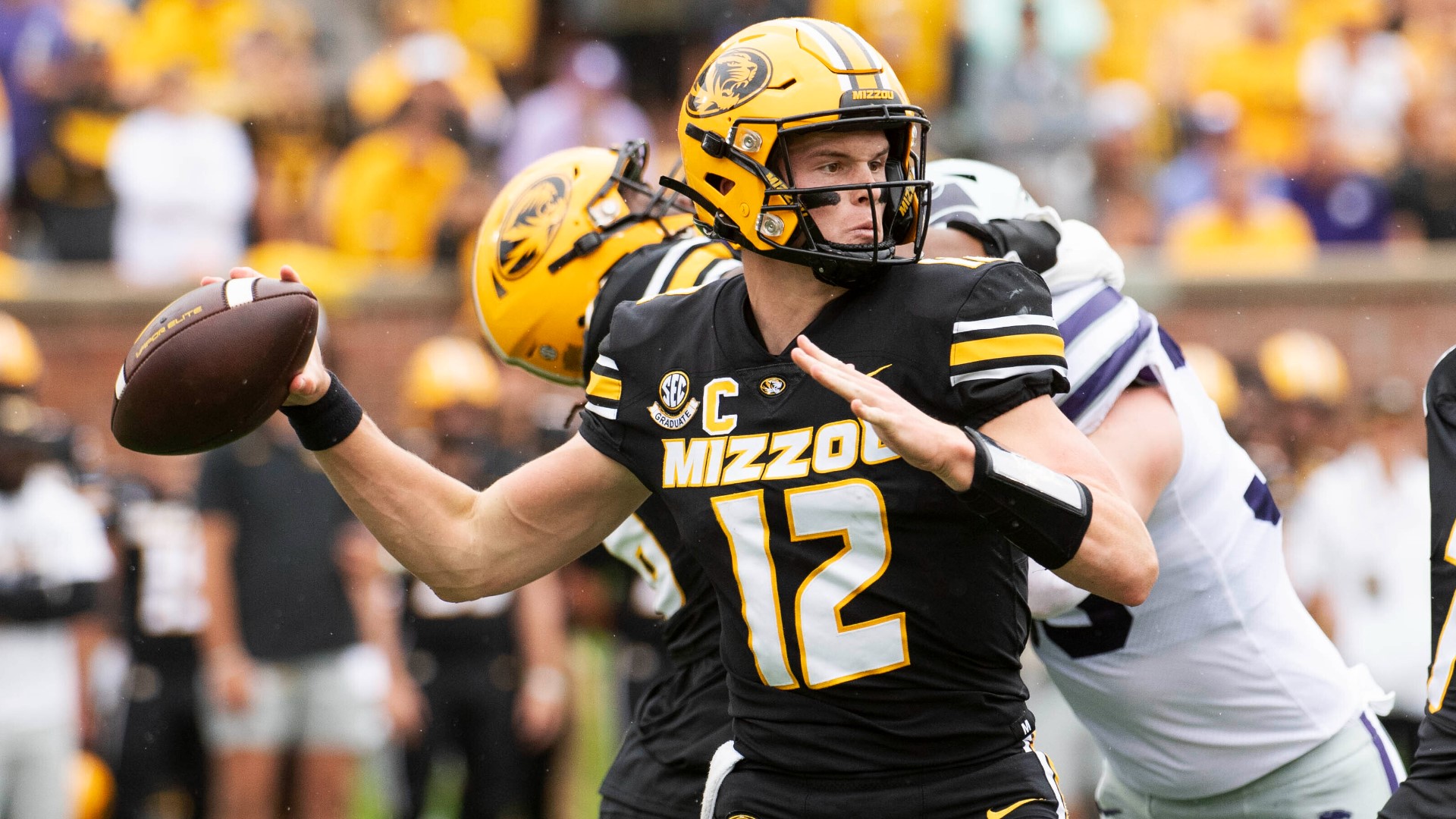 Missouri quarterback Brady Cook keeps Tigers on unbeaten roll