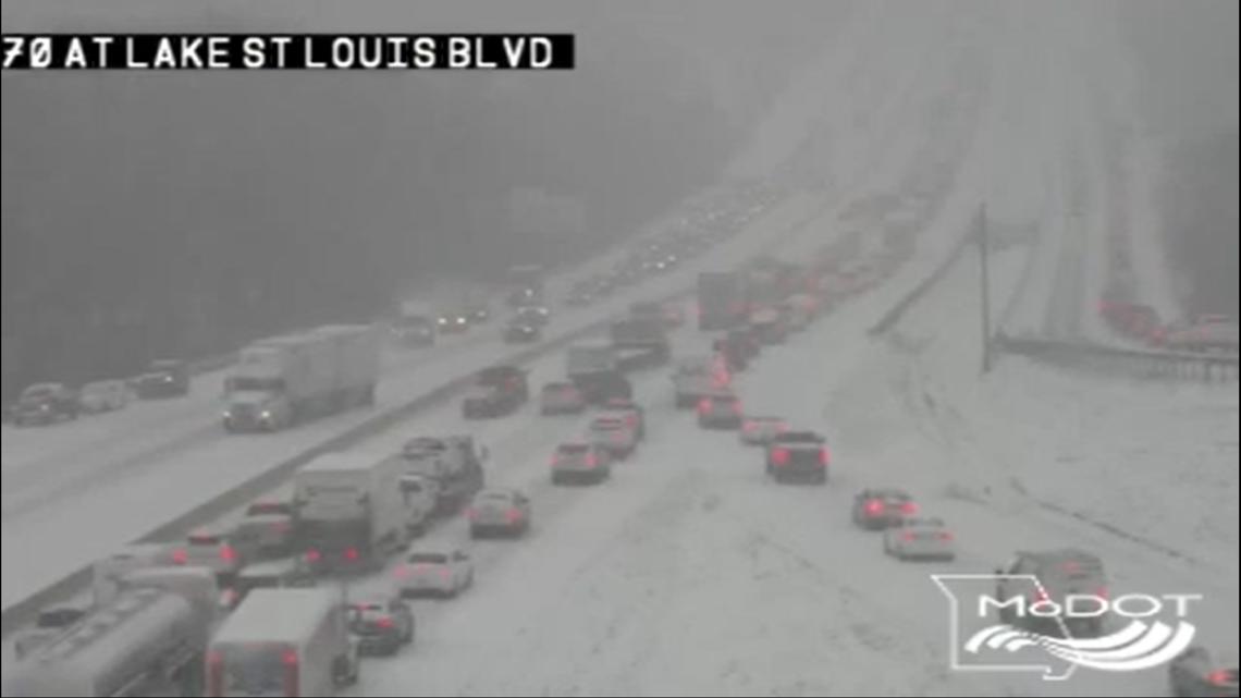 Live traffic coverage: MoDOT, IDOT didn't pre-treat area highways as widespread crashes delay interstate travel