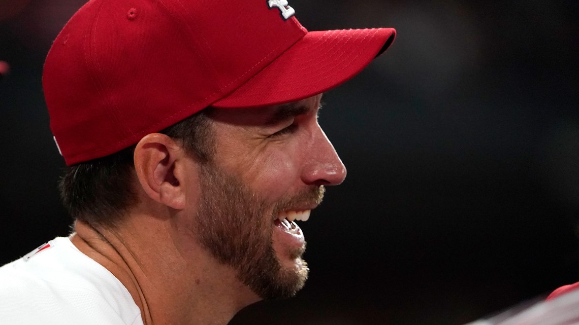 St. Louis Cardinals fans react to Adam Wainwright deactivating his