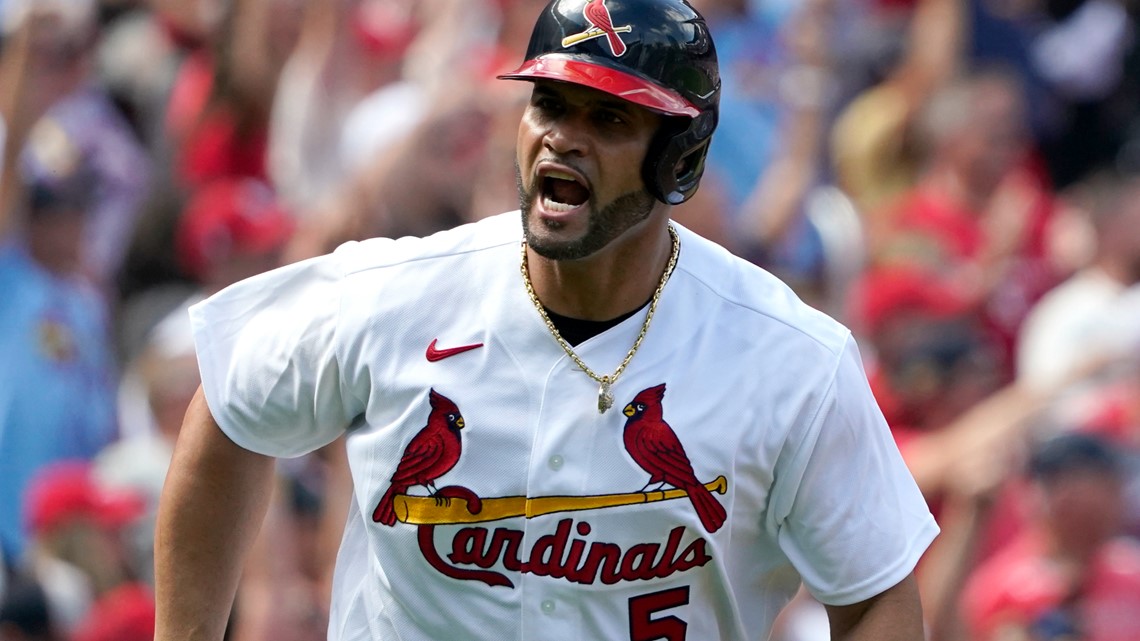 Cardinals' Adam Wainwright's hilarious reaction to Albert Pujols's