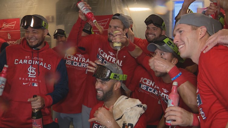 Watch: Inside the Cardinals' locker room after NL Central clinch in Milwaukee