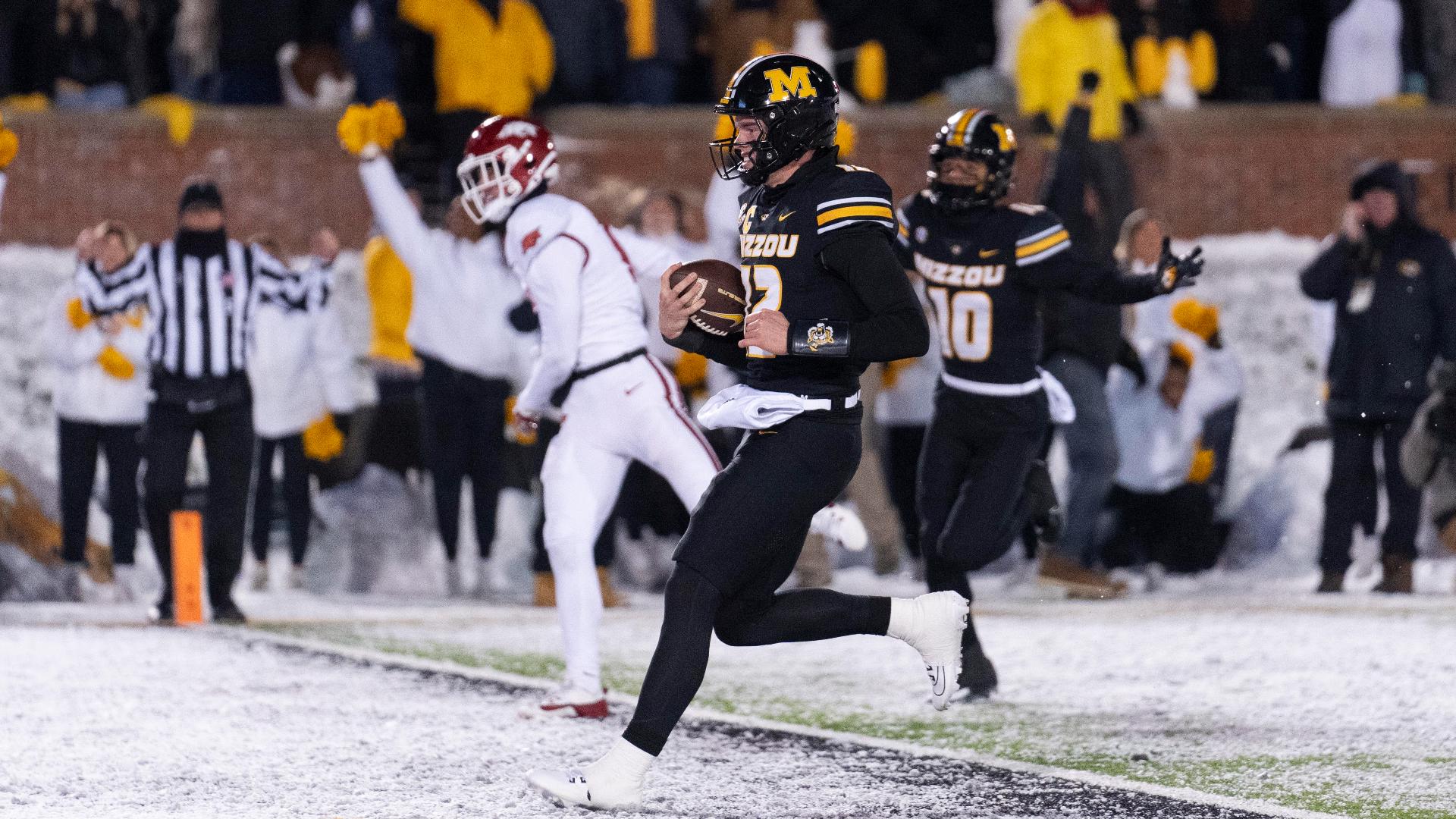 Missouri Tigers quarterback Brady Cook was 10 for 20 for 168 yards. He also had 12 carries for 63 yards for Missouri.