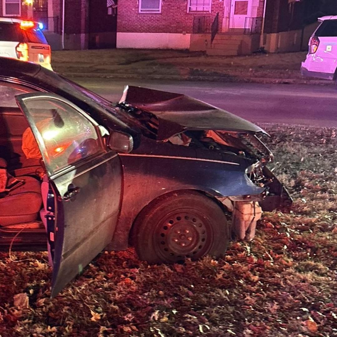 St. Louis pursuit ends in crash after delivery driver carjacked; 2 in ...