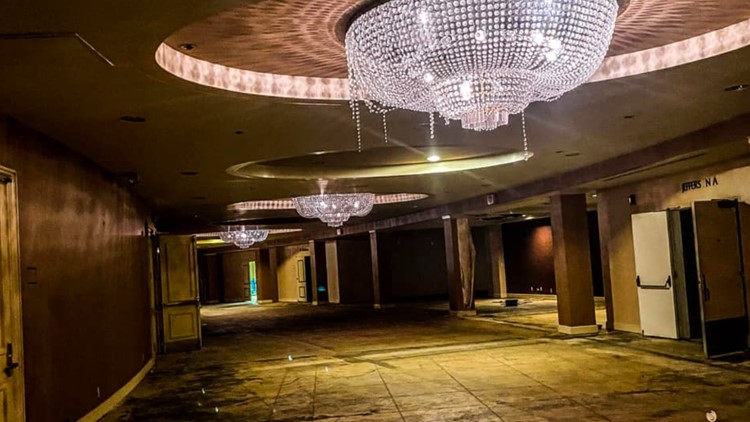 Striking photos show inside vacant Millennium Hotel St. Louis