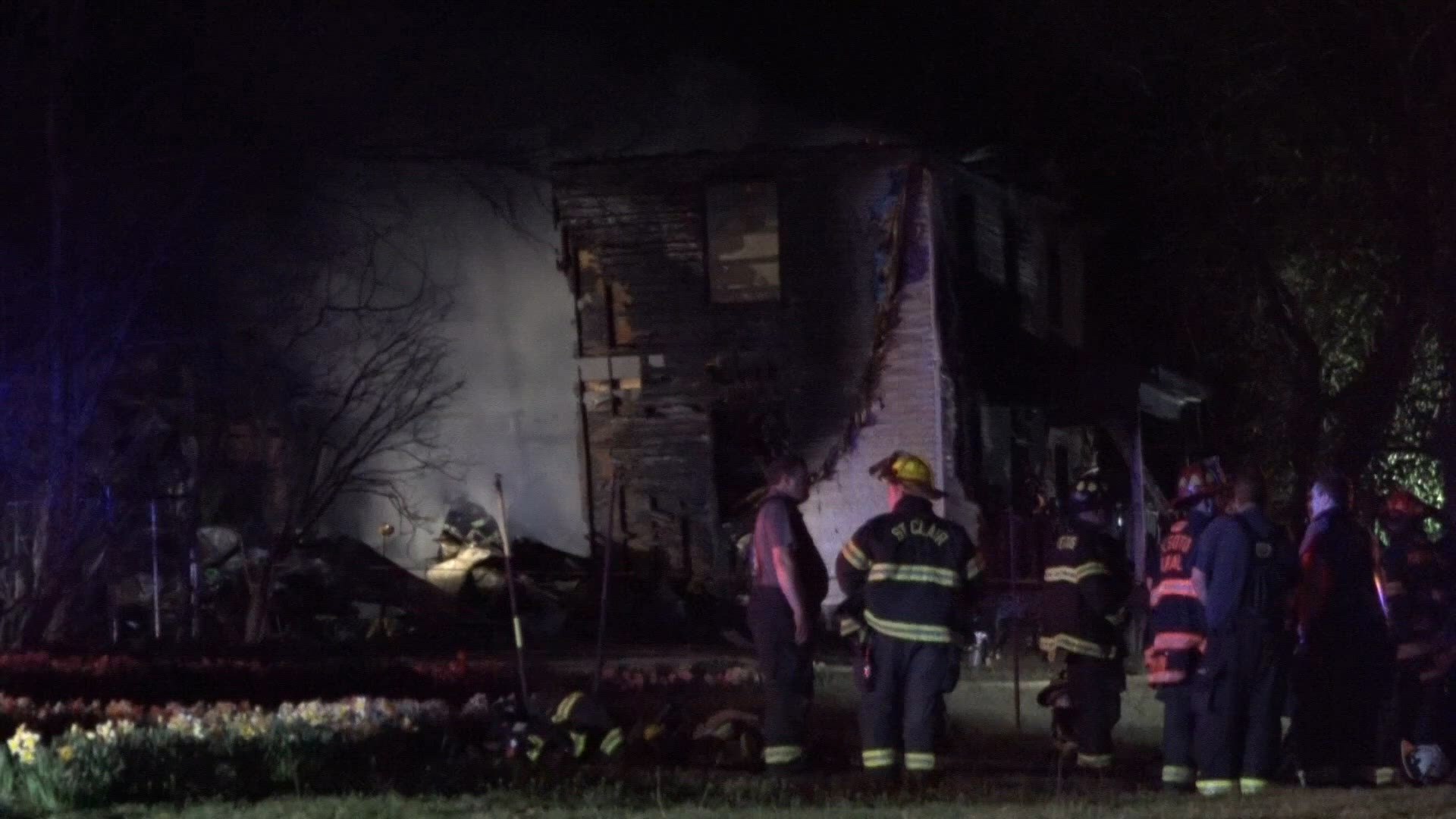Overnight fire destroys home in Jefferson County | ksdk.com