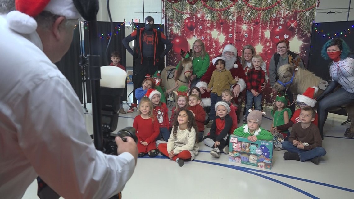 Special Delivery: More than 400 students receive gifts at Jefferson County school - Vimarsana News