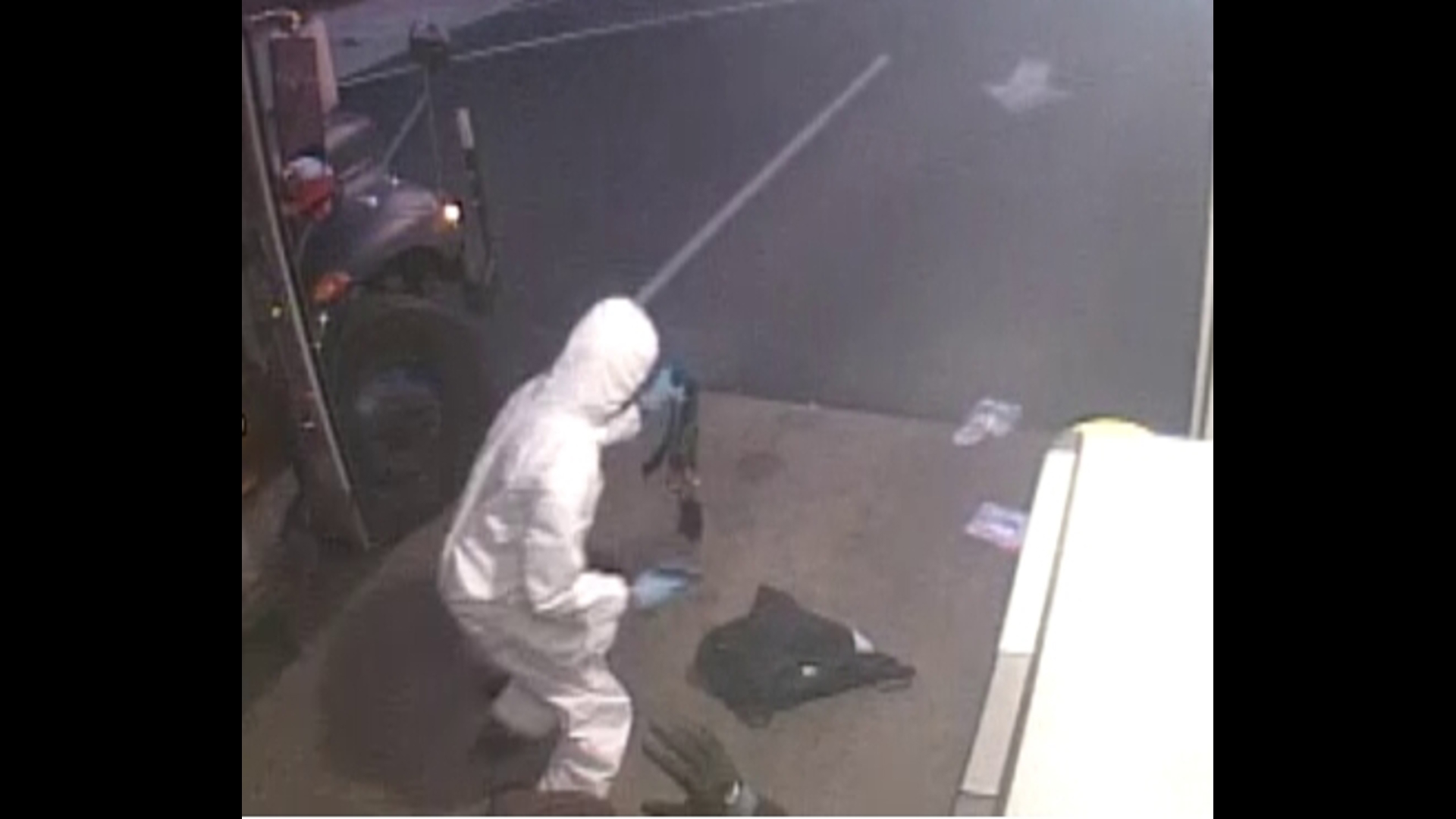 FBI release photos of armed suspects in armored truck robbery | ksdk.com
