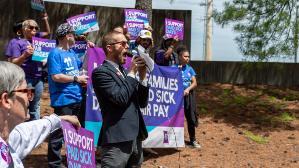 Signatures turned in for MO minimum wage hike ballot petition - Vimarsana News